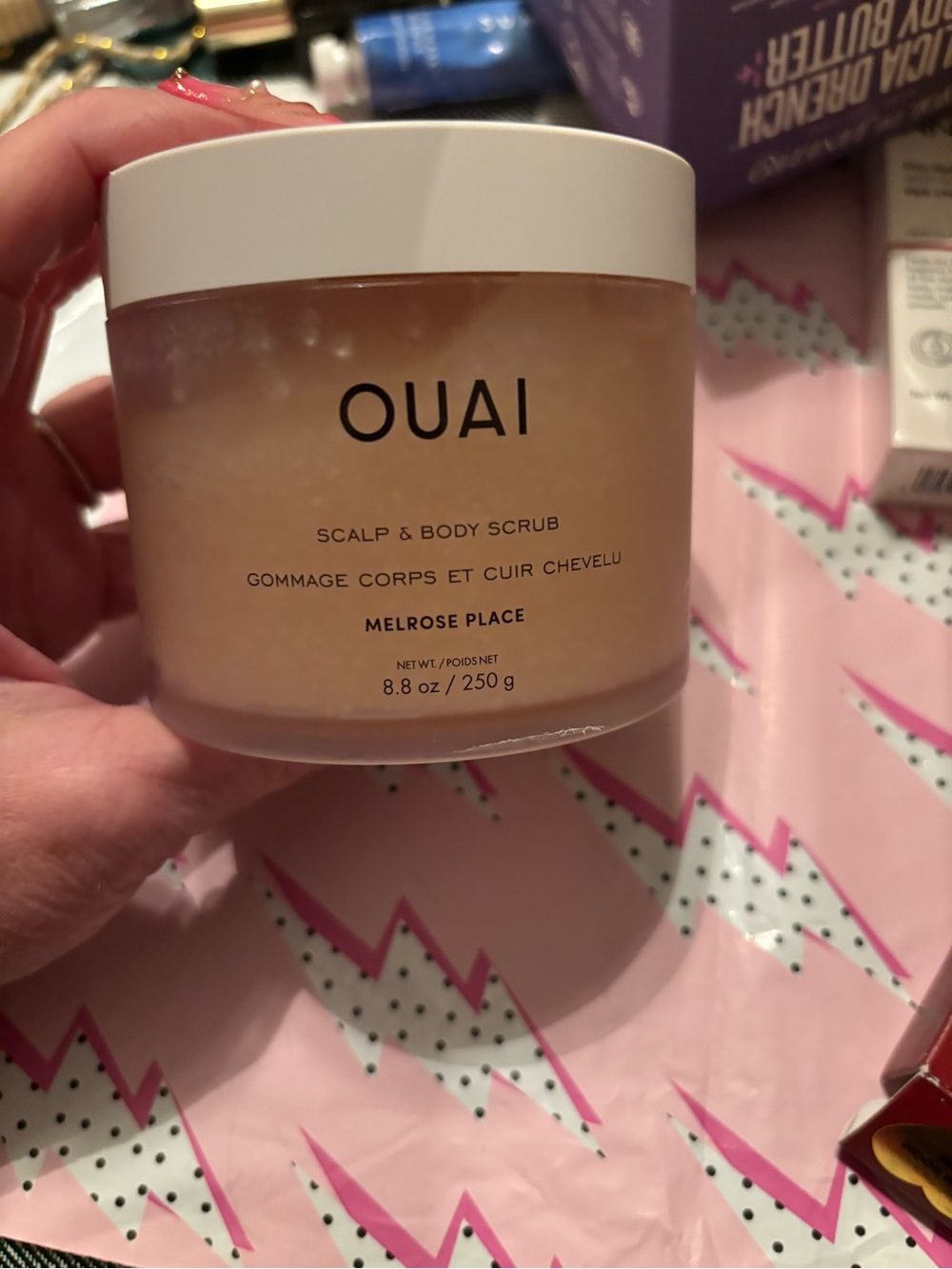 OUAI Melrose Place Scalp & Body Scrub - White Lid, Peach Gel